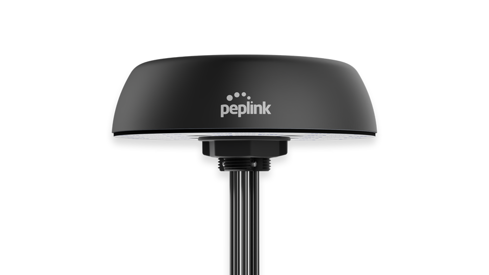 Peplink Mobility 42G 7-in-1 antenna, hero